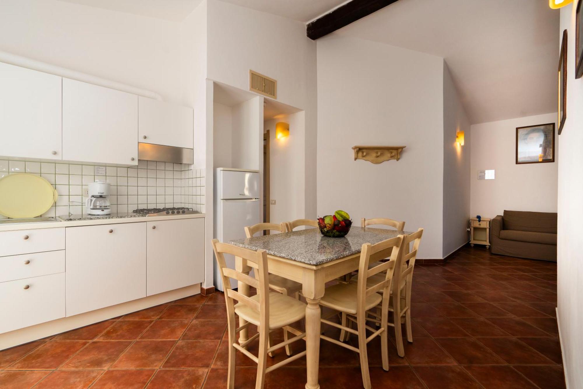 Borgo Degli Ulivi Aparthotel Àrbatax Екстериор снимка