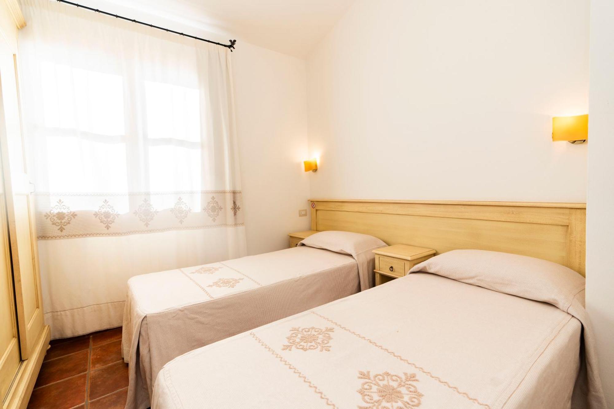 Borgo Degli Ulivi Aparthotel Àrbatax Екстериор снимка