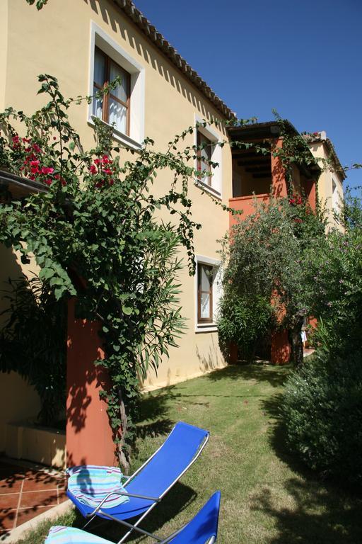 Borgo Degli Ulivi Aparthotel Àrbatax Екстериор снимка